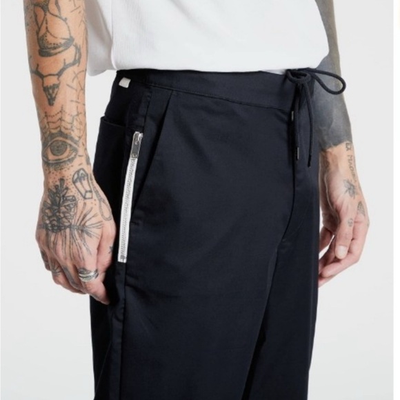 Nike cropped black relaxed fit pants size 32/M, excellent condition - Picture 2 of 6